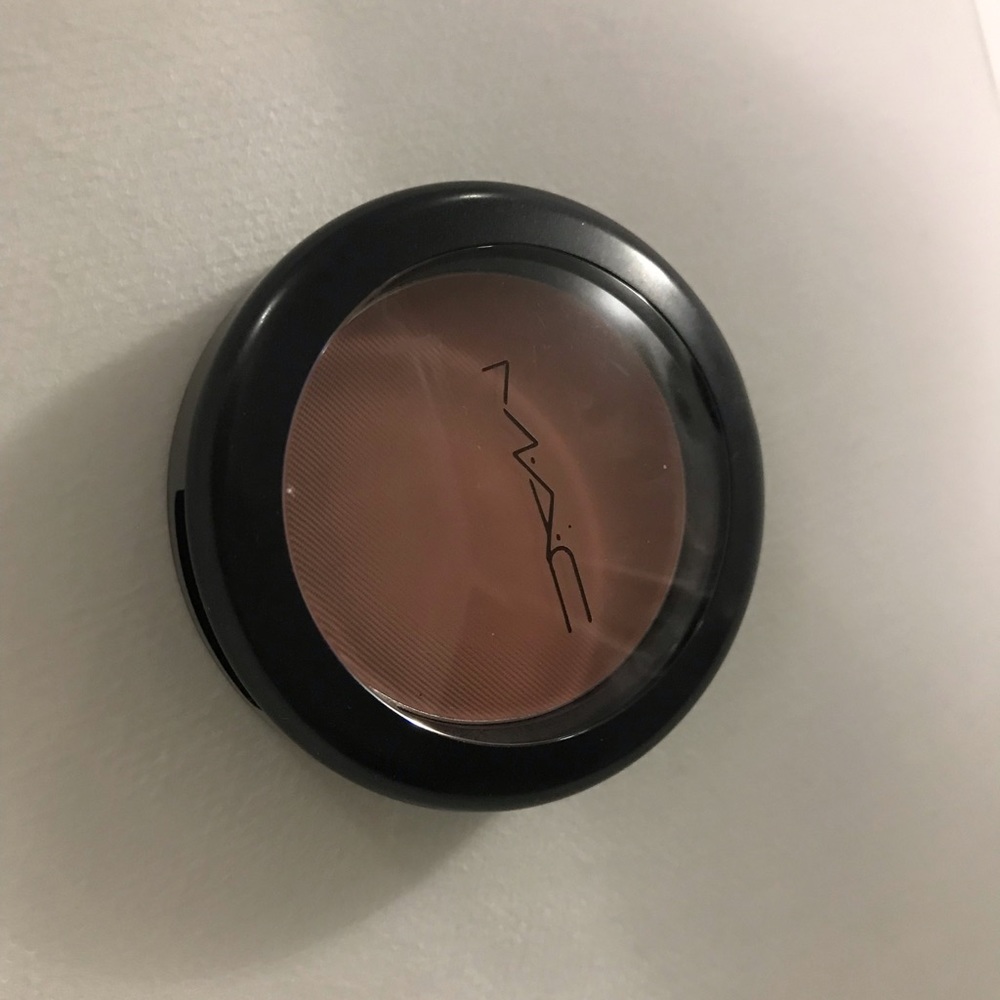 MAC blush in prism